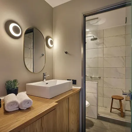 شقة Oceanis Luxury With Private Heated Pools And Sea View Kypseli